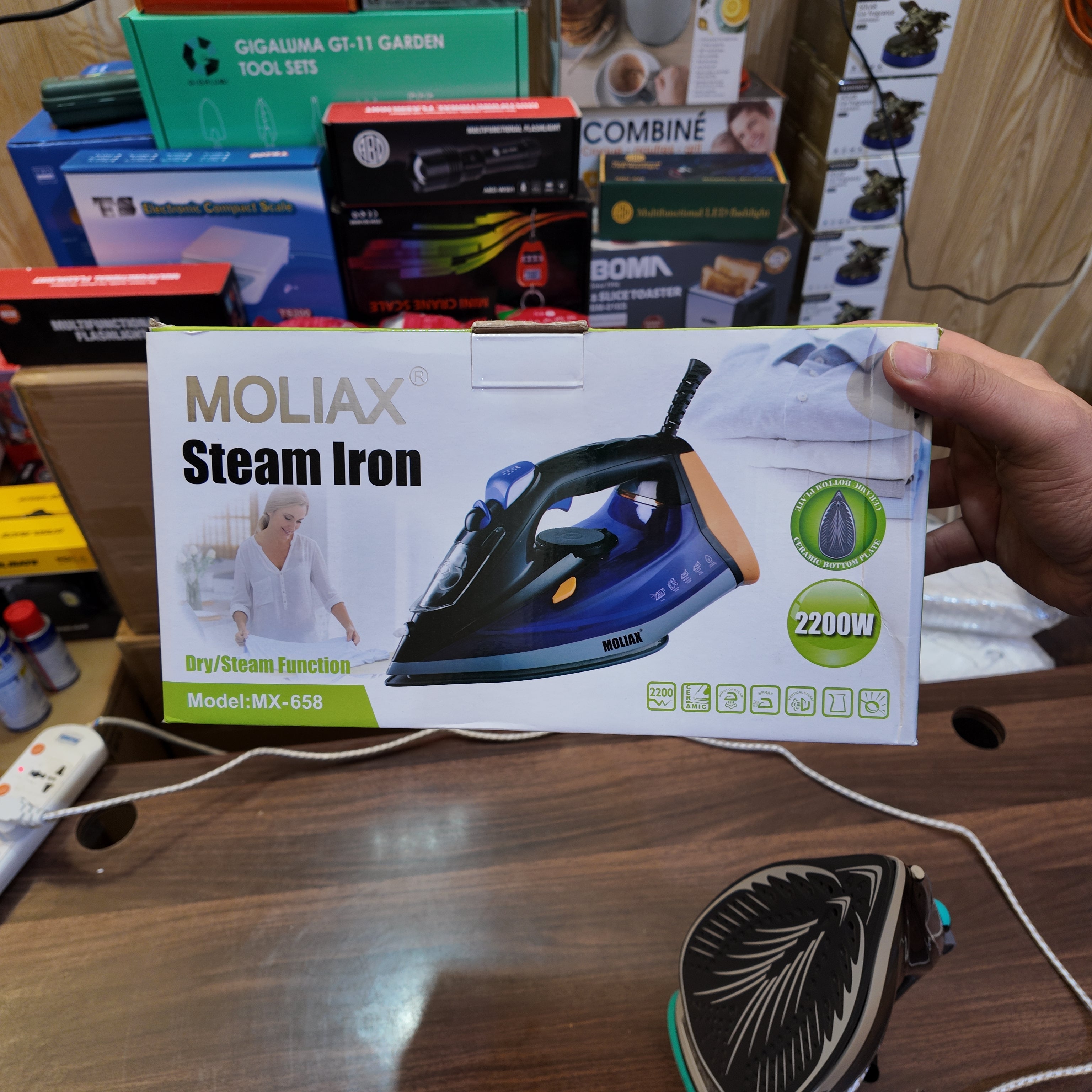 Lot Imported Moliax Steam Iron